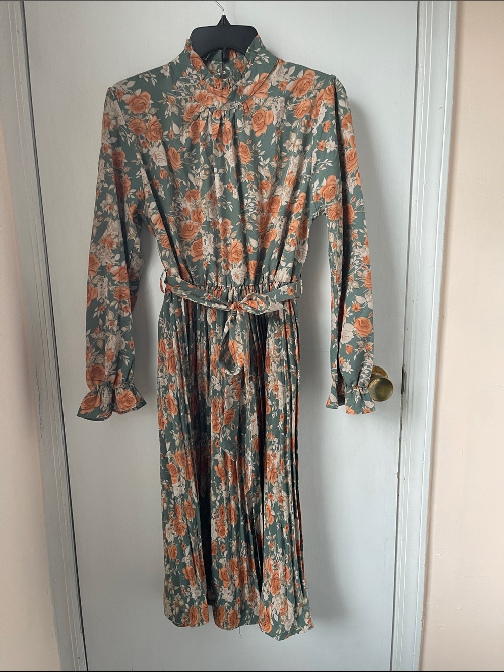 Floral Long-Sleeve Pleated Midi Dress in Sage Green and Peach size S